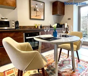 Tetbury Cottage - Image 3