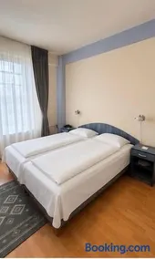 Kovacs Residence - Image 2
