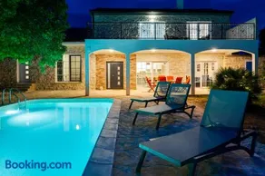 Luxury Villa Agape - heated pool, jacuzzi & peaceful retreat near Zadar - Image 3