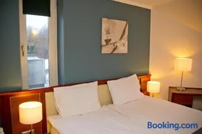 Old Lake Golf Hotel - Image 3