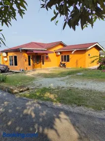 Pagohhomestay Humaira282 - Image 1
