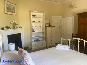 Mount Charles Homestead - Image 5