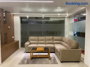 Le Shiv Executive Suite - Image 3