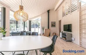 Three-Bedroom Holiday Home In Nexo - Image 2