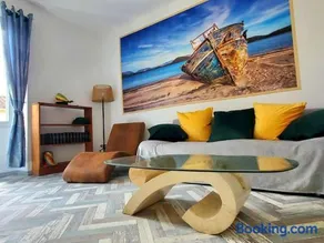 Renovated and air-conditioned 2-bedroom apartment with terrace - Image 1