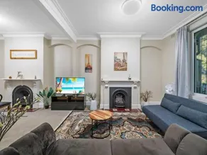 4BR Terrace & Garage & Near ICC & CBD & Darling Harbour - Image 1