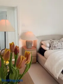 Stylish Tenter Lane Retreat - Image 3