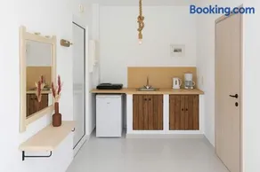 Secluded Serenity - A Tranquil Suite in Corfu - Image 2
