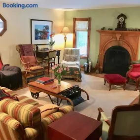 Fells Meadows Farmhouse on Country Property - Image 3