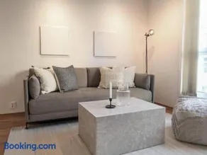 Live in a stylish home in the center of Oslo - Image 1