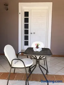 Petros Rooms & Apartments - Image 4