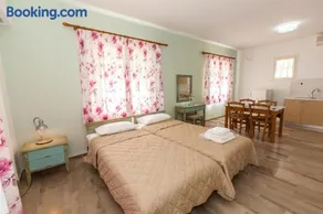 Lido Apartments Tolo - Image 2