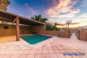 Hill Top - Scenic Villa W Panoramic Views & Pool - Image 2