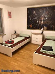 Schönefeld 15 - BER, 25 min to TESLA & 20 km to trendy neighborhood - Image 1