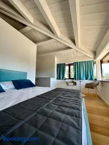 C House Rooms Lake - Image 5