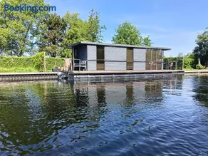 Houseboat Enjoy with 200m Private Garden on the Lake near Amsterdam - Image 2