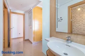 Penthouse in the Sun - Image 4