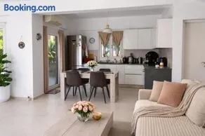 Peaceful Retreat Villa Margarita with Private pool - Image 2