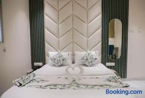 Ashray Guest House - Image 1