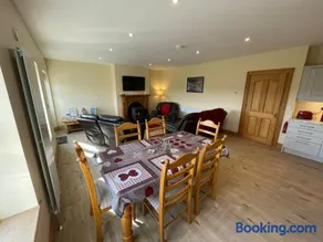 Molly's Self Catering Accommodation - Image 3