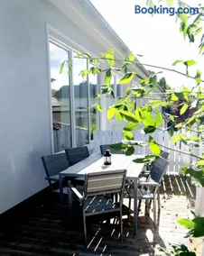 Charmant appartement de vacances adapté aux familles avec barbecue et terrasse | À côté de la plage | Avec animaux autorisés - Image 2
