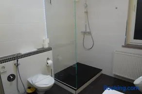 Charmante rustikale Jägersuite mit el Kamin H2O Therme Oberhof - Image 5