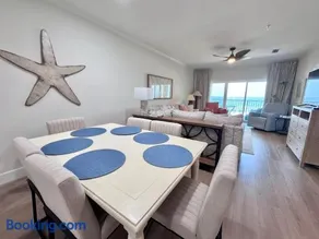 Beachfront at Marlin Key Dazzling Views Pool & Private Boardwalk to Sand - Image 2
