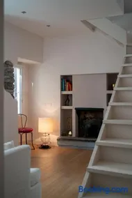 Luxury Apartment in Moltrasio Center - Image 1