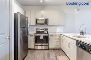 Warm, Inviting 2BD Apt In Matthews - Image 4