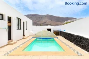 Famara Beach Apt - Image 1