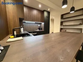 Luxury Apartment with Terrace - Image 1
