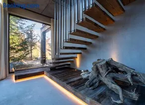 Black chalet - Image 2