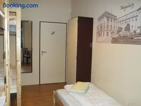 Hostel No 5 - Image 4