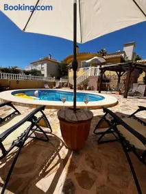 Private family villa with swimming pool and gym near Alicante - Image 2