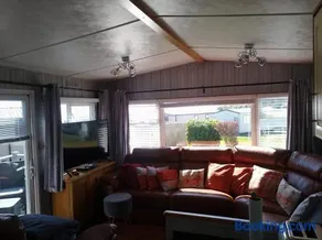 13 Sully Bay Caravan - Image 5
