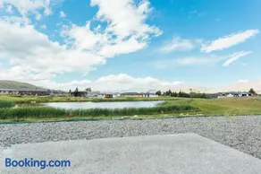 Bluebird Apartment - Image 1