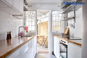 Redfern Classic Terrace - Parking and Balcony - Image 2