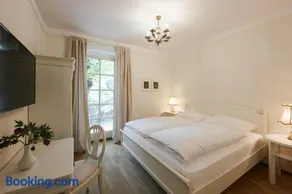 Villa Bux Guestrooms - Image 2