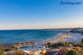 Kings Edge Holiday Apartments - Image 2
