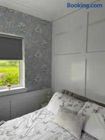 Garden Cottage - Image 3