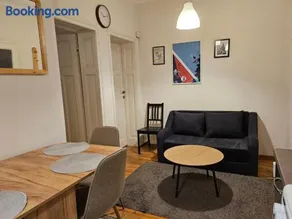 Super Central 2BR FREE Parking by BulgarianHomes - Image 1