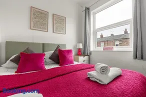 Station House - Quaint Victorian Home With Free Parking - Image 3