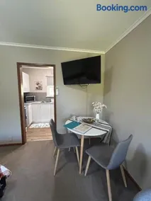 #1 Waddell Studio Apartment - Image 5