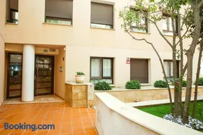 AL47 Spacious apartment near Fenals beach - Image 4