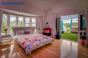 Bayside Queens 6BR Gated Home with Private Heated Pool Game Room and Water Views - Image 3