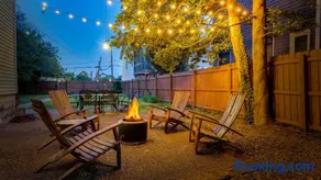 6br New Orleans Speakeasy Hot Tub & Playground - Image 1