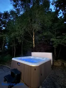 Bluebell Cottage - with hottub - Image 4