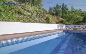 Stunning Home In Sayalonga With Wifi - Image 4