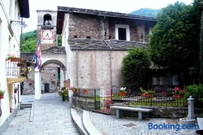 Sotto il Cielo, Balcone panoramico sul borgo di Ingria - Image 4
