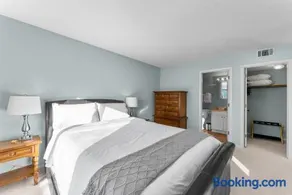 Northeast Urban Retreat - Image 2